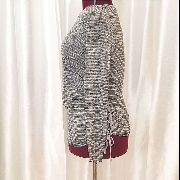 Isabel Maternity by Ingrid & Isabel T-Shirt - Picture 5 of 6